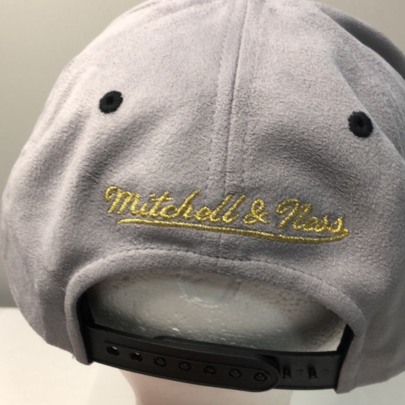 Chicago Bulls Mitchell & Ness Grey,black & green trimSnapback Adjustable hat/cap - Picture 3 of 10